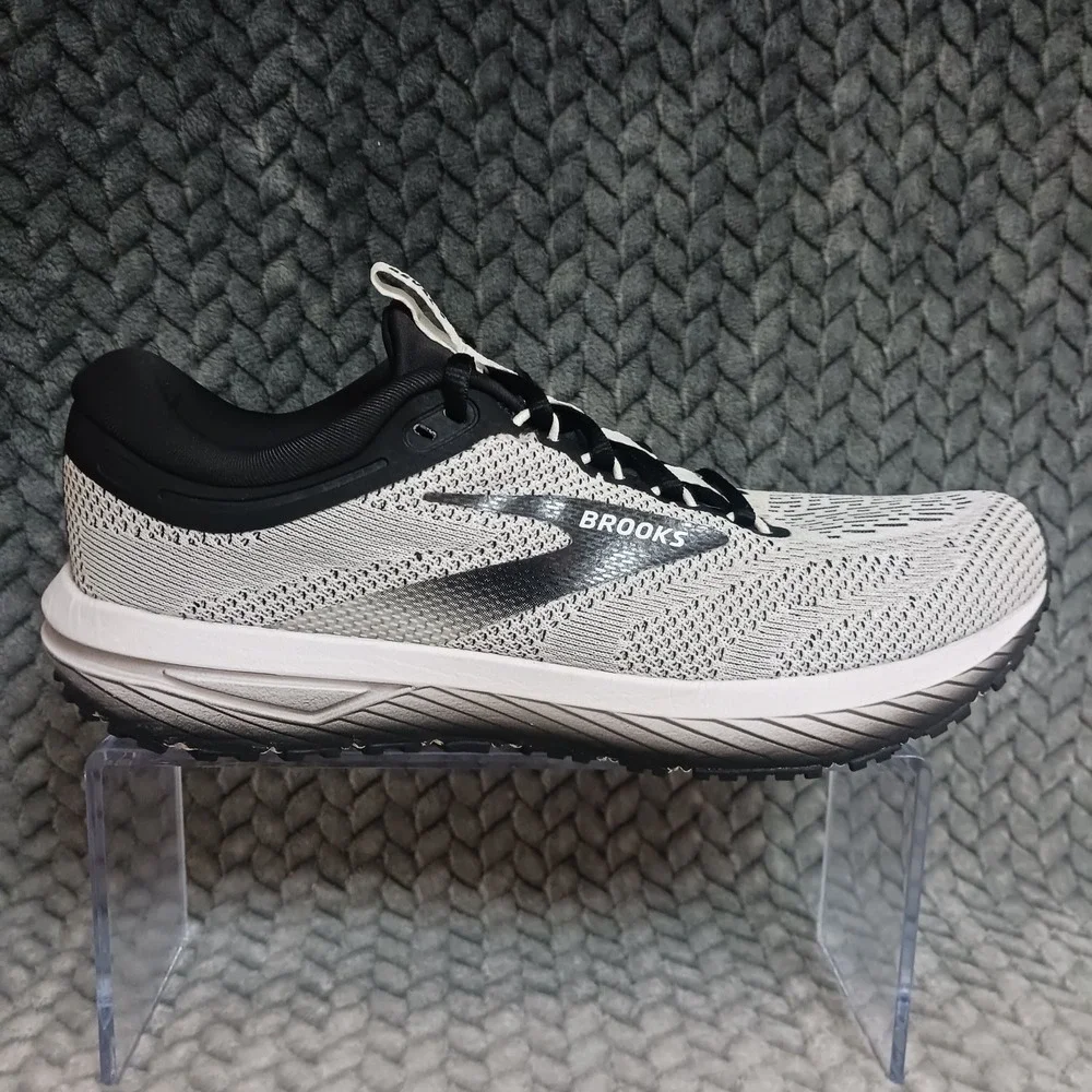 Brooks Revel 7 White Black Women's Walking Running Sneakers Shoes Size 9